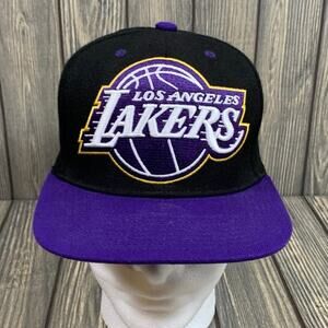 Los Angeles LA Lakers Mitchell & Ness Hat Cap Black Embroidered Flat Snapback‎